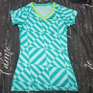 NIKE WOMEN'S NIKE PRO DRI-FIT SHORT SLEEVE SHIRT FITTED SIZE SMALL